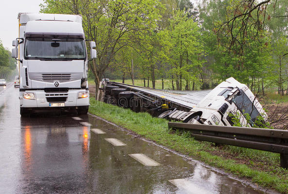 Settlement vs. Litigation in a Truck Accident in California